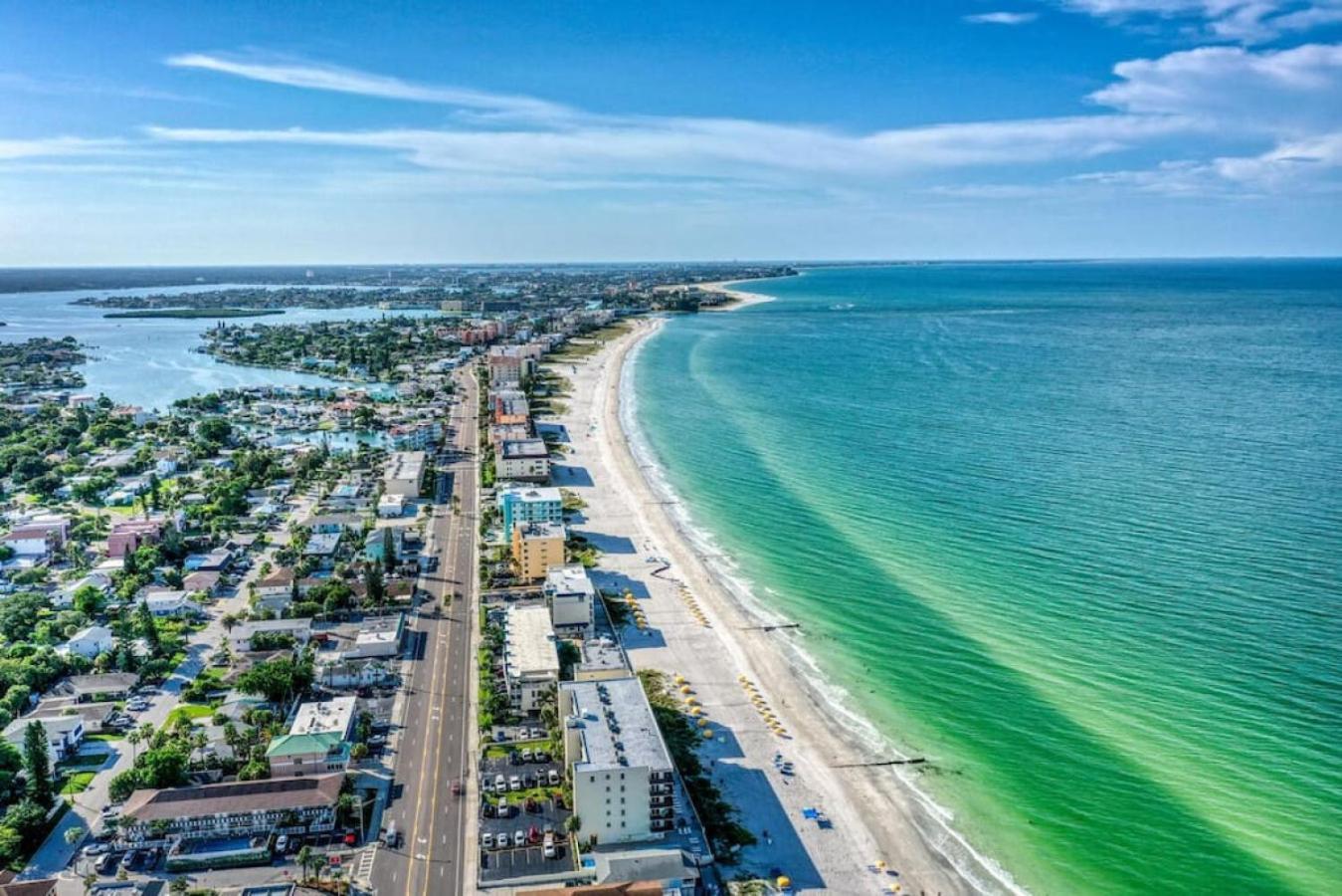 Sunset Beach Suites At Madeira Beach! Pet Friendly With Summer Breezes! - Suite 6 세인트피트비치 외부 사진